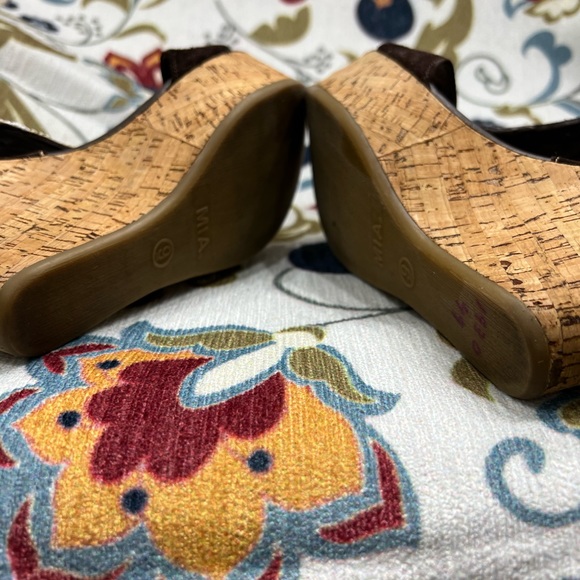 Size 9 Mia beaded sandal - Picture 4 of 6